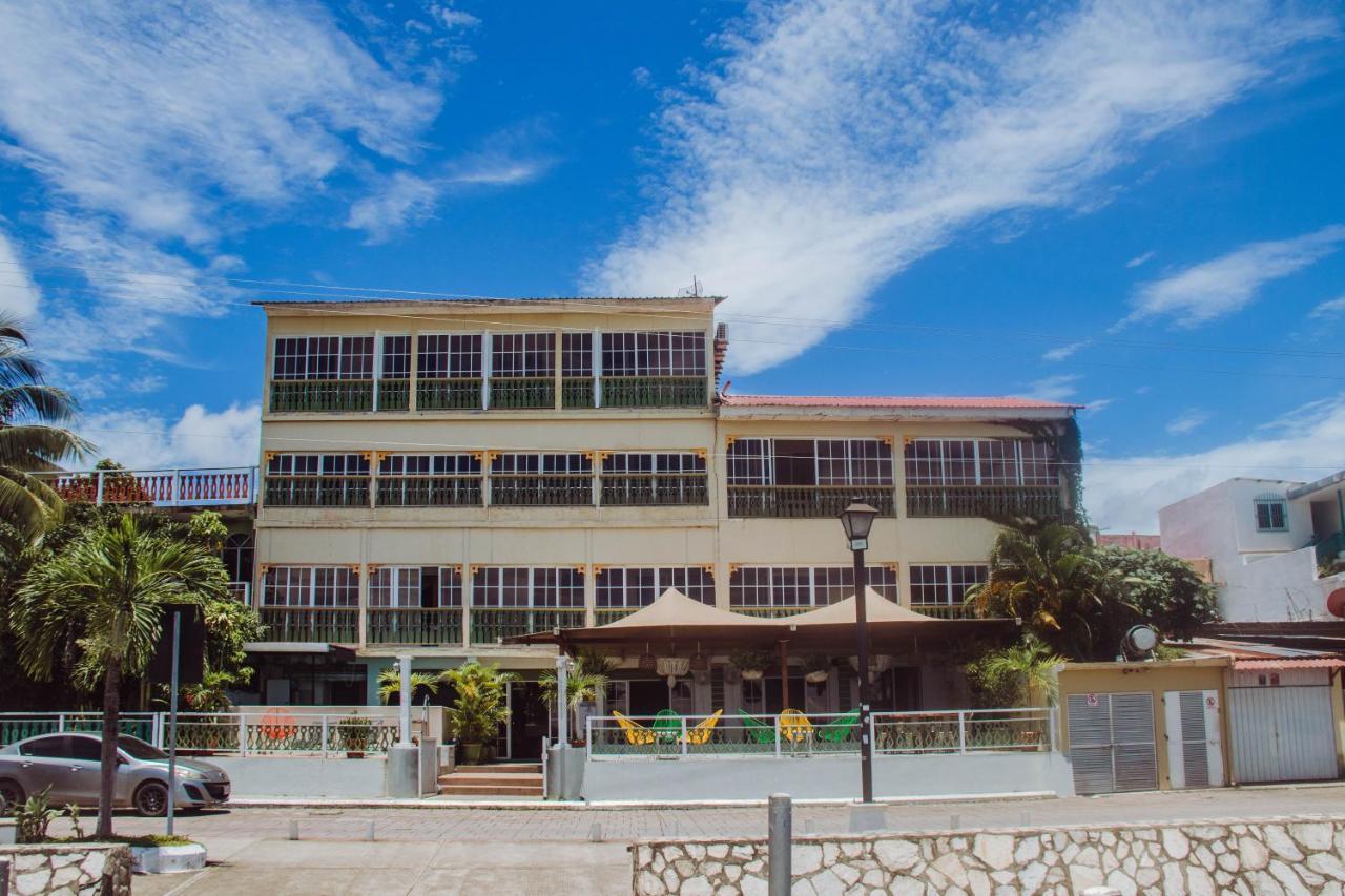 Hotel Peten Флорес Екстер'єр фото