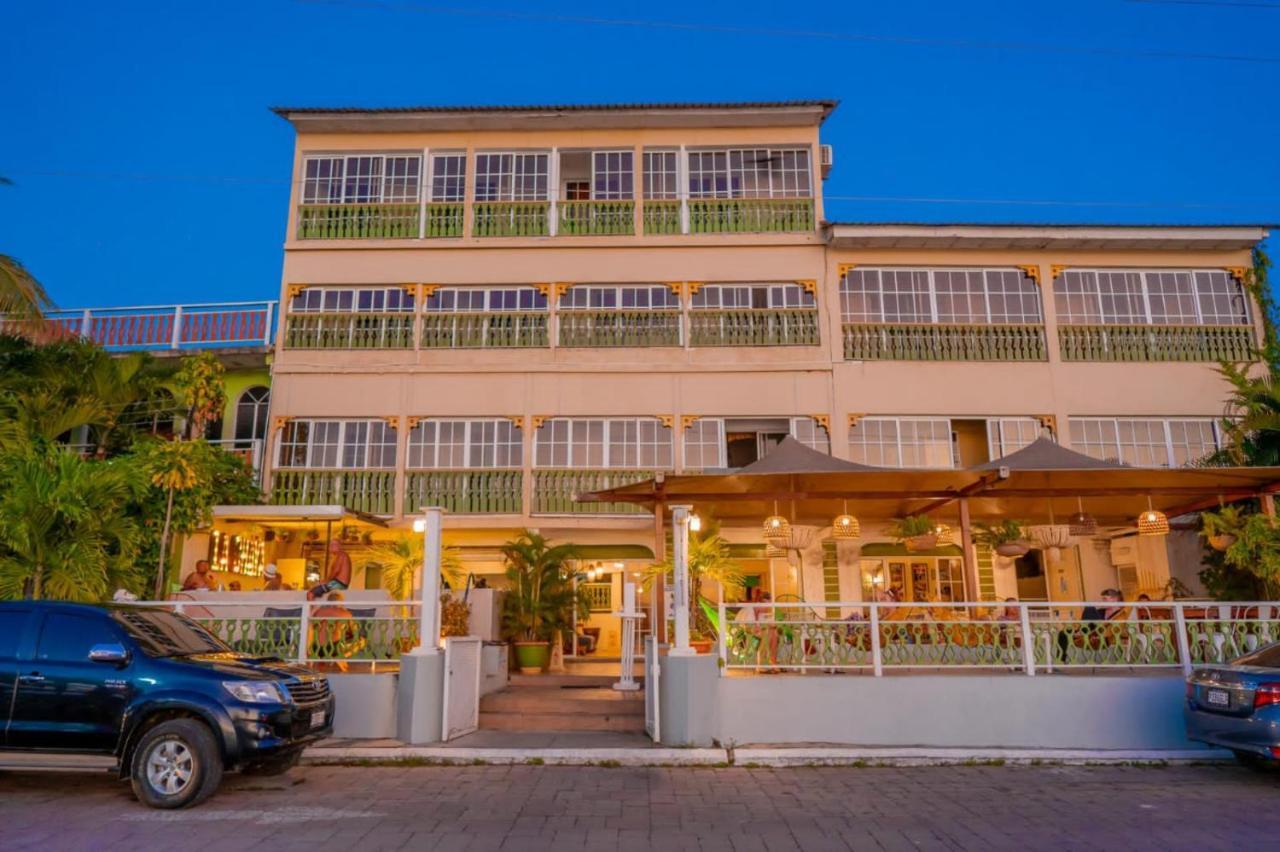 Hotel Peten Флорес Екстер'єр фото
